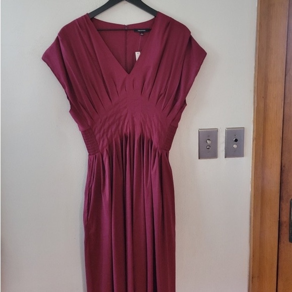 Madewell Pleated V-neck Midi Dress - vintage burgandy - Picture 6 of 6